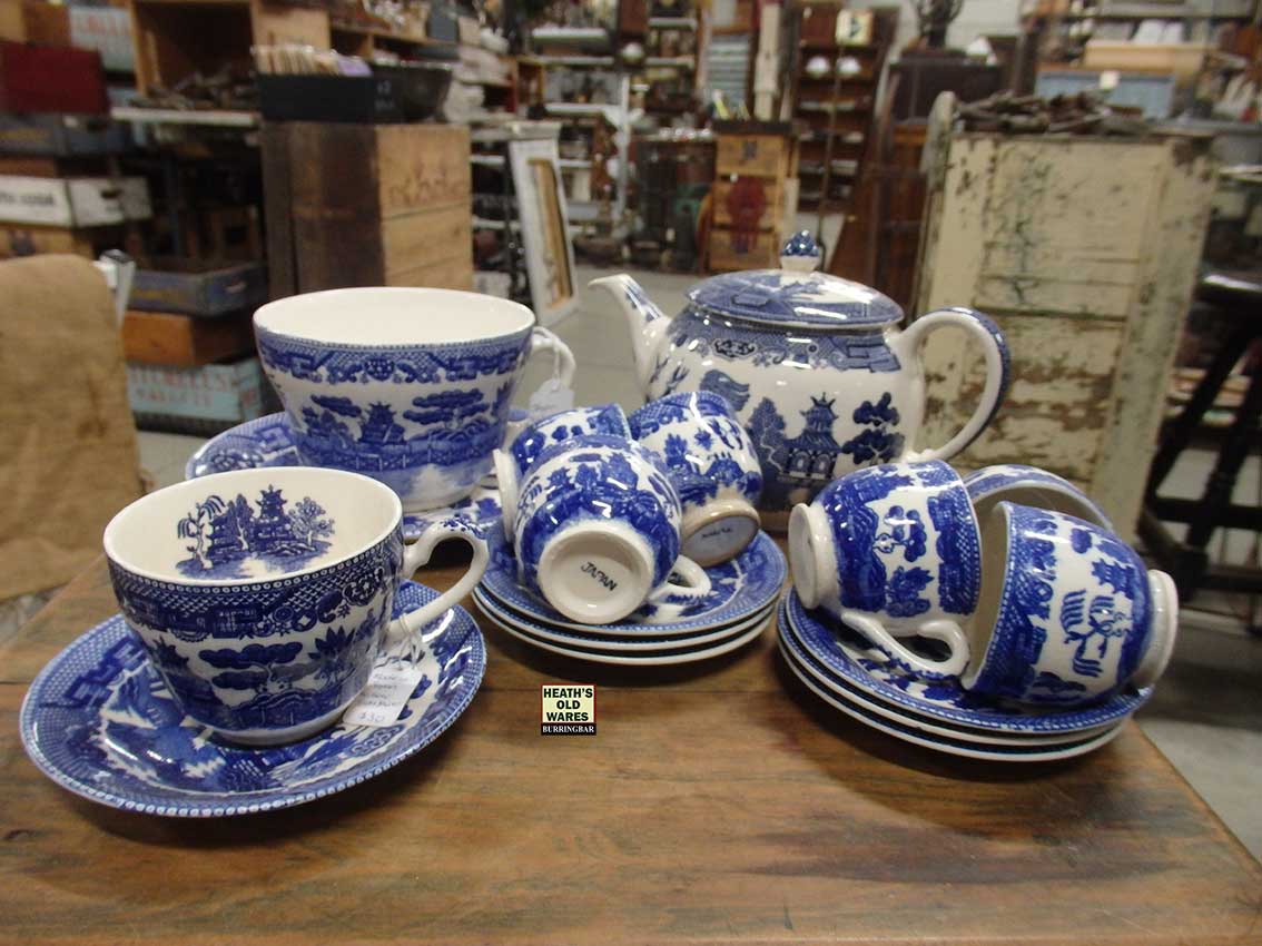 Antique & vintage blue and white Willow Pattern crockery for sale at Heaths Old Wares, Collectables, Antiques & Industrial Antiques, 19-21 Broadway, Burringbar NSW 2483 Ph 0266771181 open 7 days